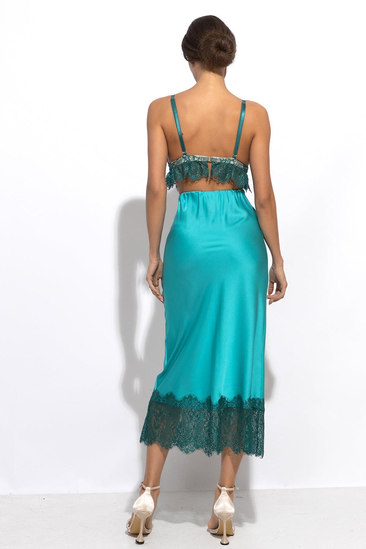 Haut en dentelle verte - Les essentiels