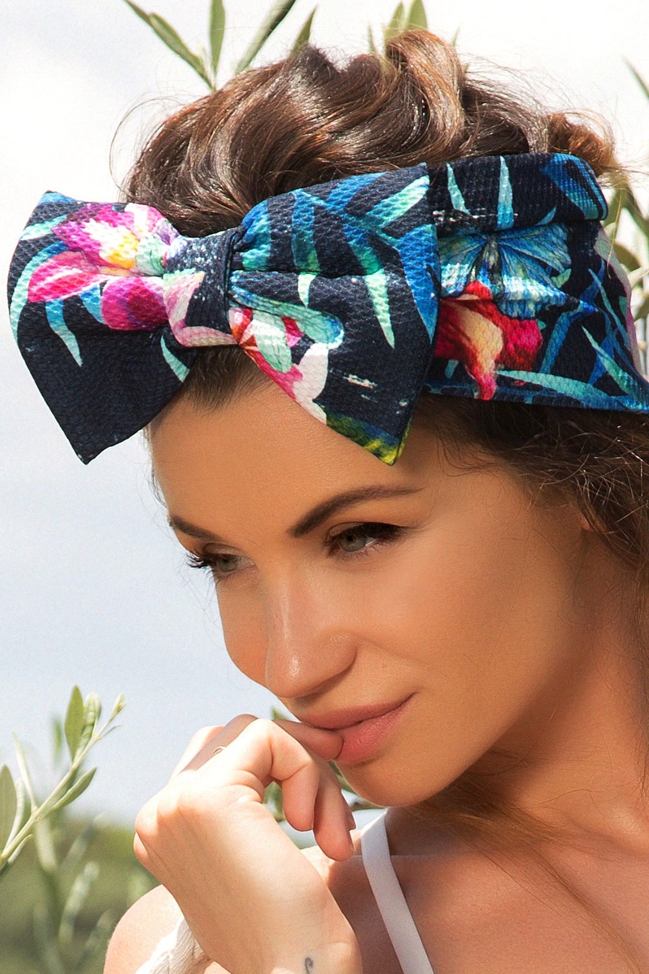 BOW-EMBELLISHED ELASTIC HEADBAND