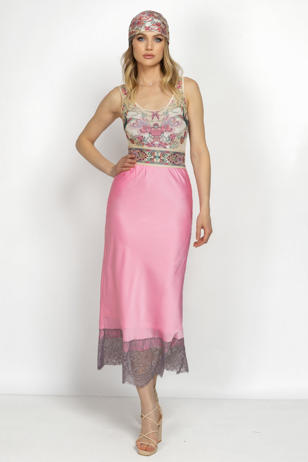 MESH BODYSUIT WITH DEEP SCOOP NECKLINE AND MODAL LINING - PAISLEY RED JIORO БОДИ ОТ МРЕЖА БЕЗ РЪКАВИ С ДЪЛБОКО ОБЛО ДЕКОЛТЕ И ПОДПЛАТА ОТ МЕК МОДАЛ - PAISLEY RED JIORO
