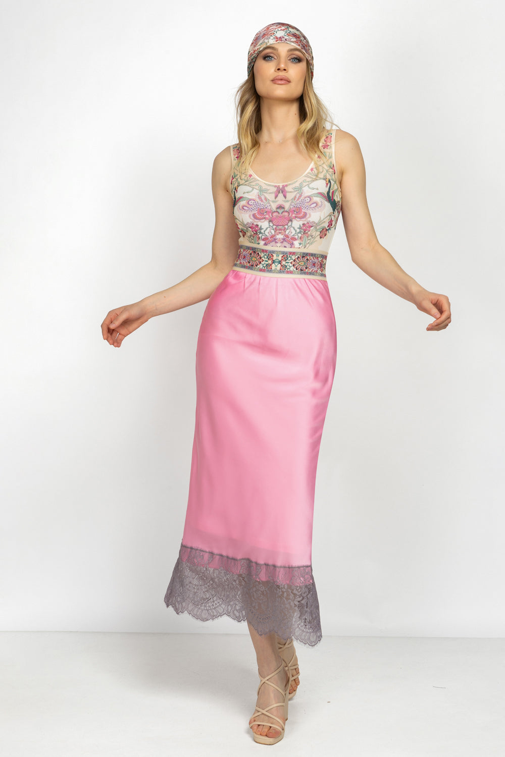 MESH BODYSUIT WITH DEEP SCOOP NECKLINE AND MODAL LINING - PAISLEY RED JIORO БОДИ ОТ МРЕЖА БЕЗ РЪКАВИ С ДЪЛБОКО ОБЛО ДЕКОЛТЕ И ПОДПЛАТА ОТ МЕК МОДАЛ - PAISLEY RED JIORO