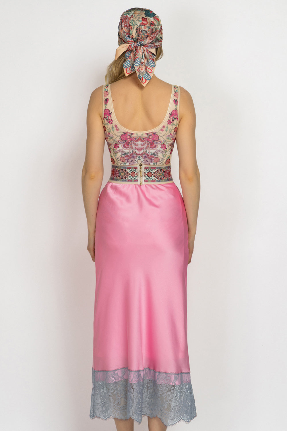 FLARED PINK SKIRT WITH LACE TRIM IN WHITE BLUE - ESSENTIALS JIORO САТЕНЕНА ПОЛА В РОЗОВО С ДАНТЕЛА И ЛАСТИЧЕН КОЛАН - ESSENTIALS JIORO