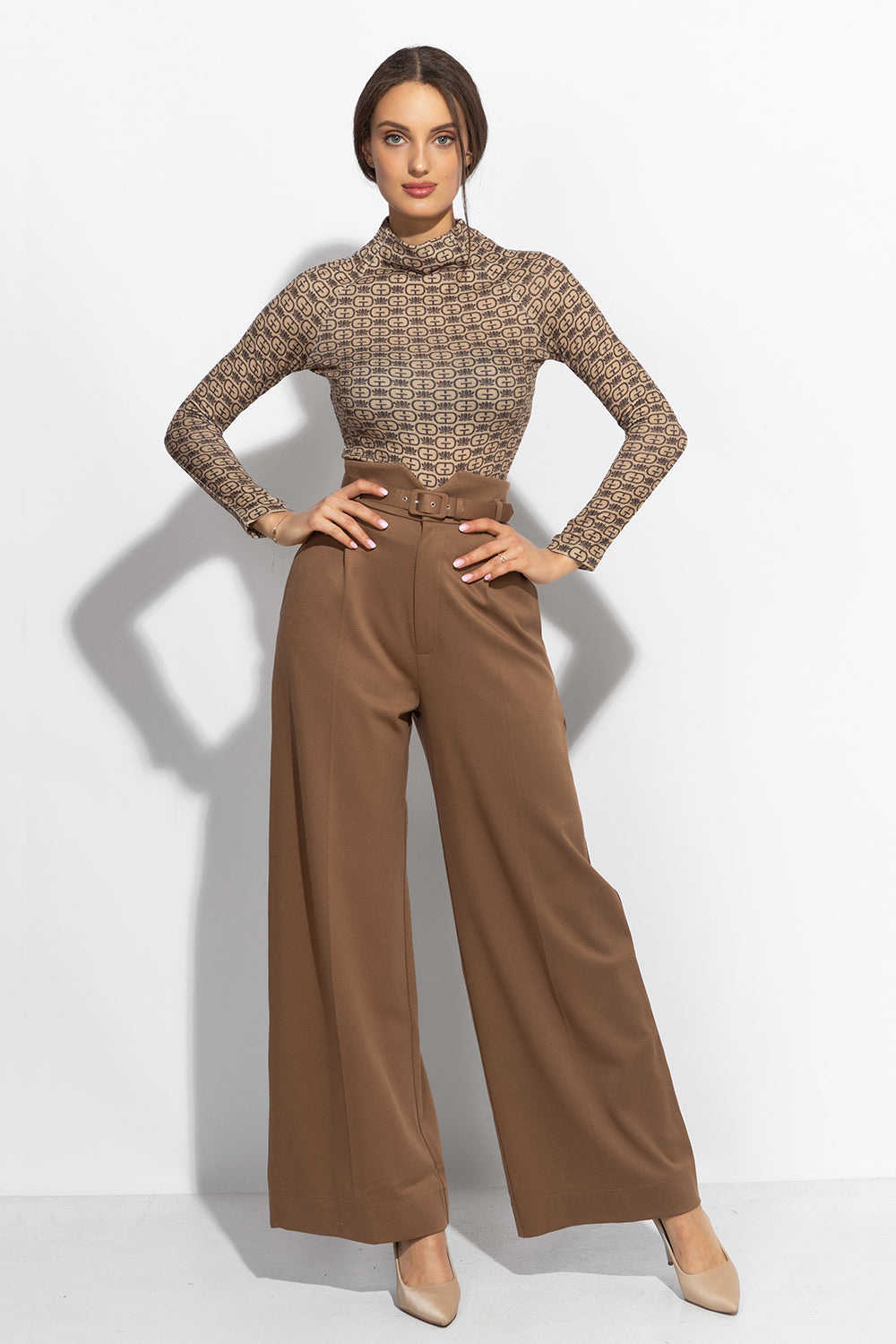 VISCOSE BLEND HIGH-WAISTED BEIGE TROUSERS – ESSENTIALS JIORO ШИРОК ПАНТАЛОН ОТ ВИСКОЗА С ВИСОКА ТАЛИЯ В БЕЖОВО - ESSENTIAL JIORO