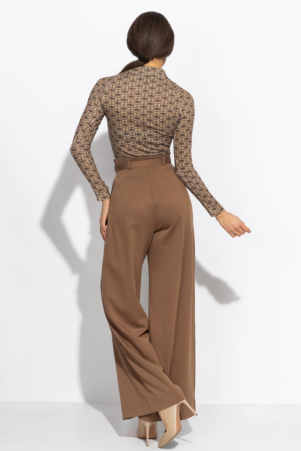 TOP MADE OF FINE KNITWEAR - DARK BROWN LOGO JIORO ТОП ОТ ФИНО ПЛЕТИВО - DARK BROWN LOGO JIORO