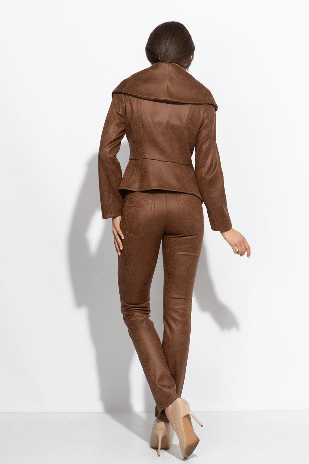 SUEDE-LOOK BLAZER WITH ASYMMETRICAL CLOSURE  IN BROWN- ESSENTIALS JIORO БЛЕЙЗЕР С ШАЛ ЯКА ОТ ВЕЛУР В КАФЯВО - ESSENTIALS JIORO