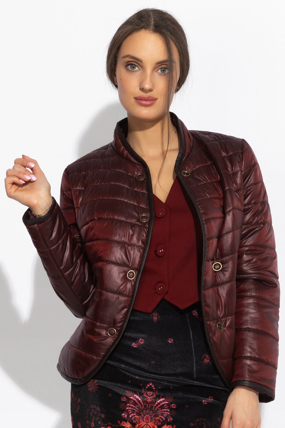 LIGHTLY COATED JACKET WITH QUILTED LINING IN BURGUNDY - ESSENTIALS JIORO ЯКЕ ОТ ПРОМАЗКА В БОРДО - ESSENTIALS JIORO
