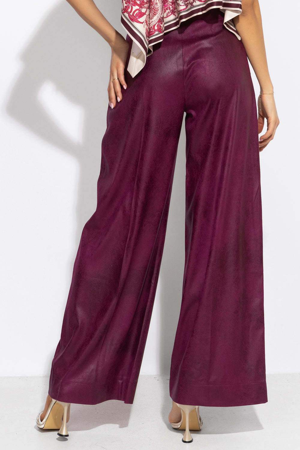 PANTALON BORDEAUX TAILLE HAUTE – ESSENTIELS