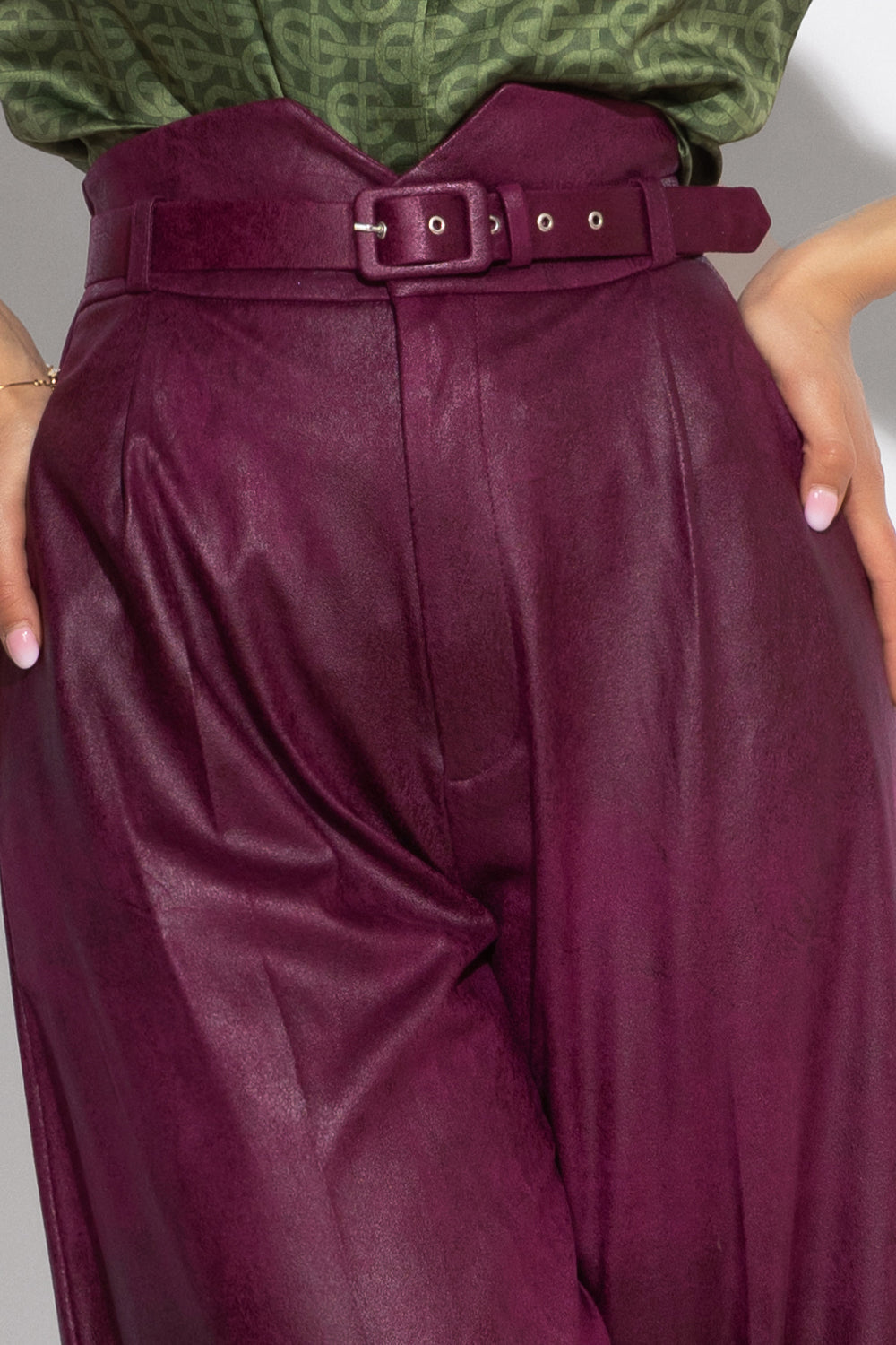 PANTALON BORDEAUX TAILLE HAUTE – ESSENTIELS