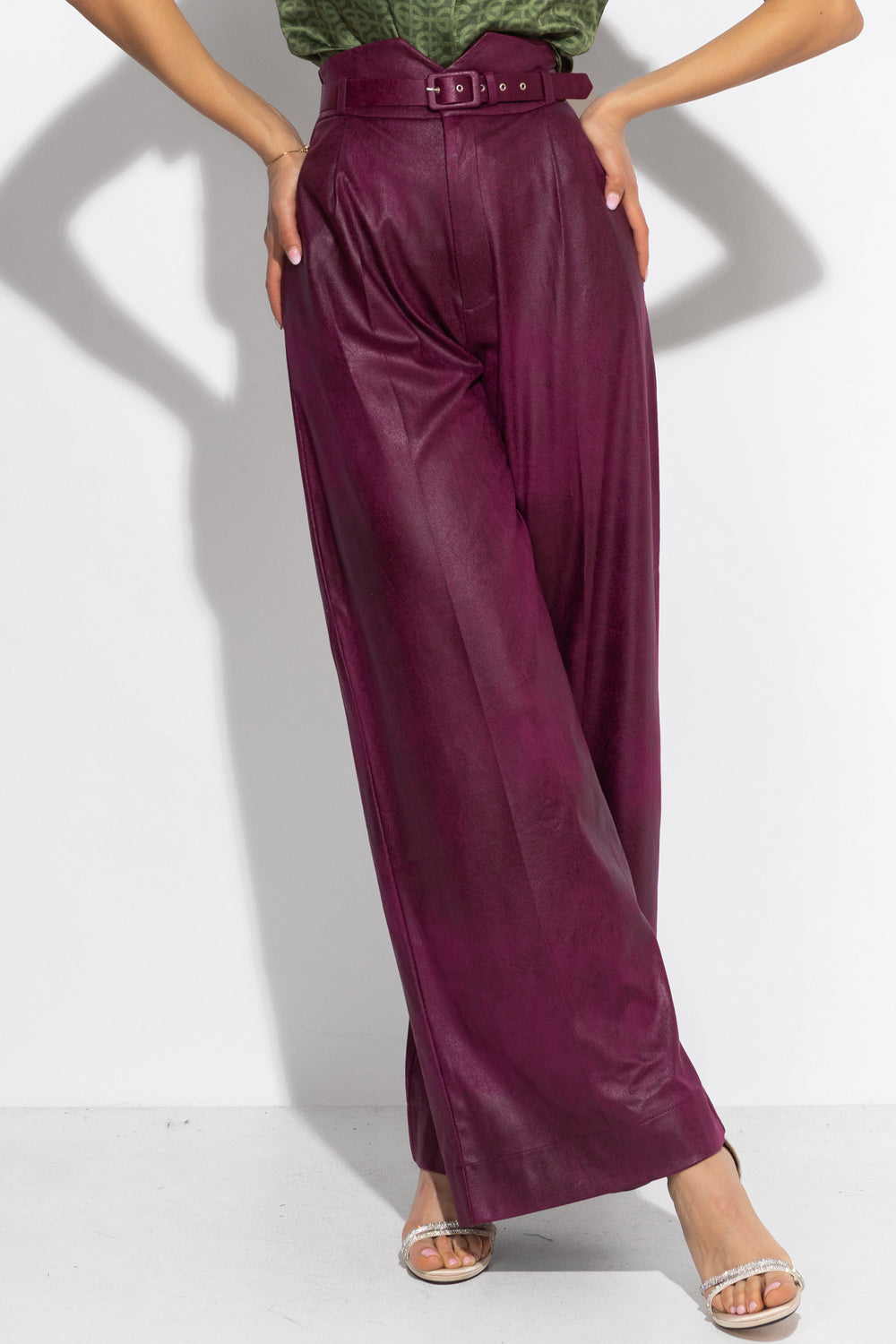 PANTALON BORDEAUX TAILLE HAUTE – ESSENTIELS
