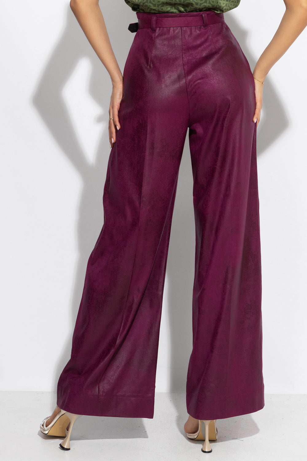 PANTALON BORDEAUX TAILLE HAUTE – ESSENTIELS