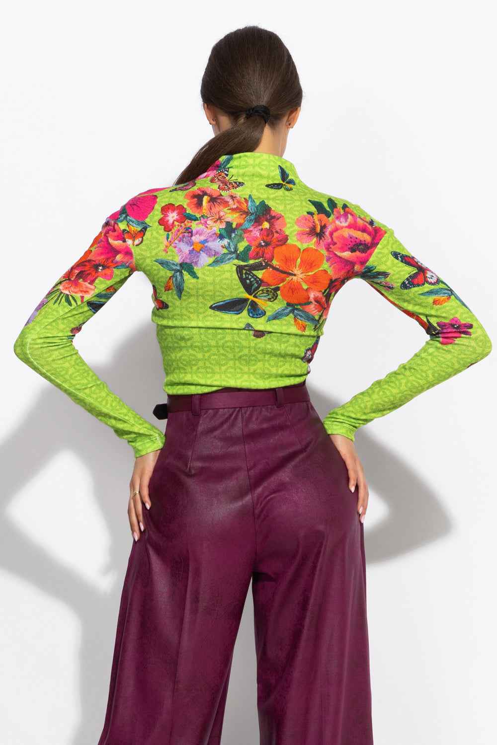 KNITTED TURTLENECK BLOUSE WITH HIGH NECK - ACID GREEN LOGO