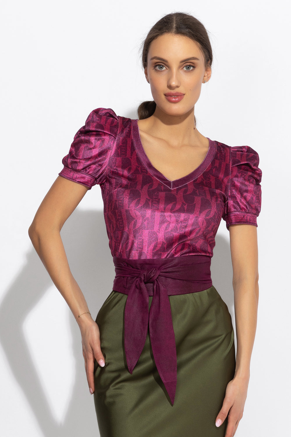 BLOUSE À MANCHES BOUFFANTES ET COL EN V - LOGO BORDEAUX