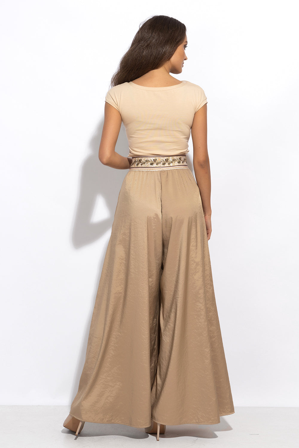 HIGH-WAISTED PANTS CUPRO TOUCH WITH SLITS IN BEIGE - ESSENTIALS