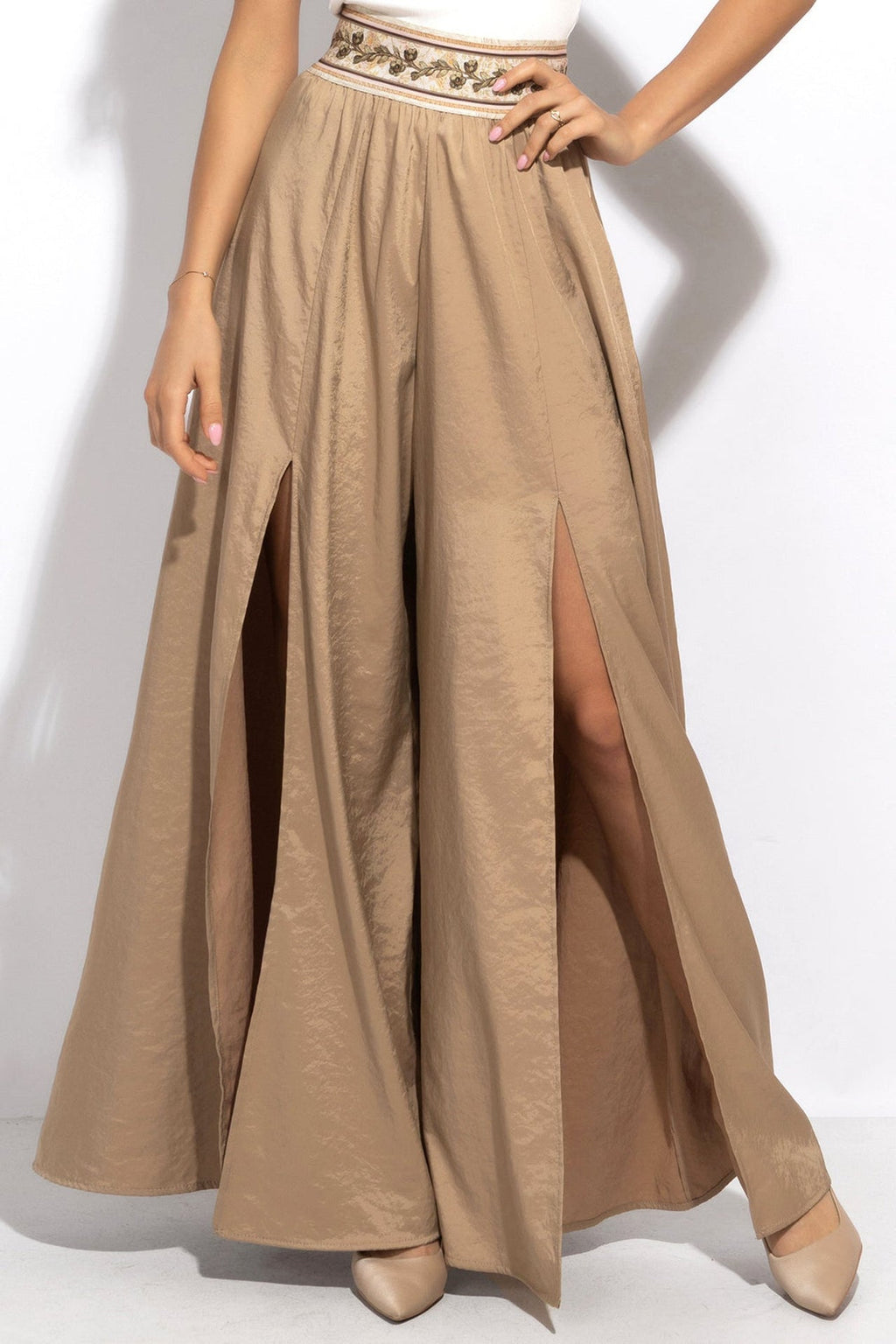 HIGH-WAISTED PANTS CUPRO TOUCH WITH SLITS IN BEIGE - ESSENTIALS - Fashion Roots
