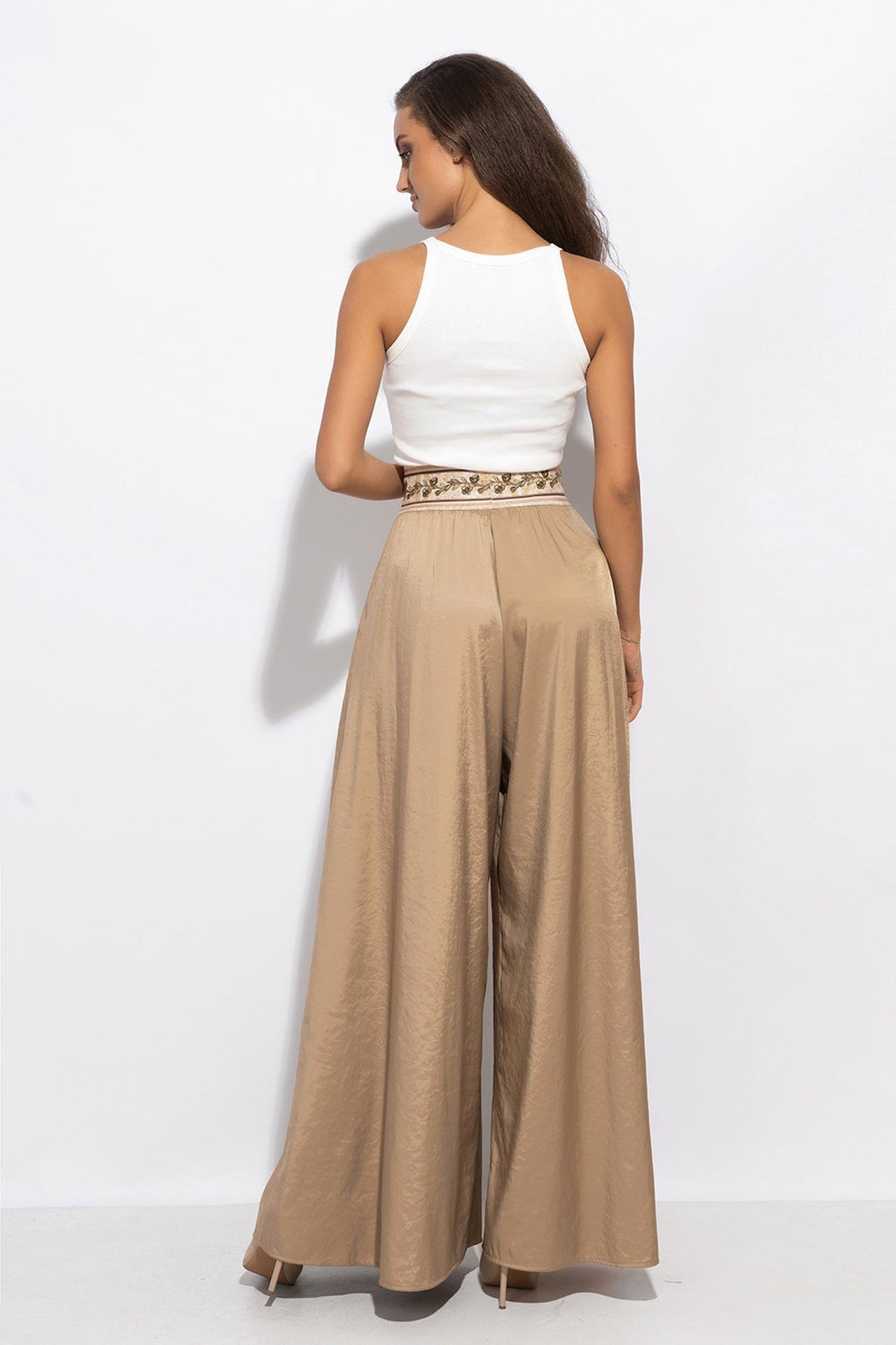 HIGH-WAISTED PANTS CUPRO TOUCH WITH SLITS IN BEIGE - ESSENTIALS