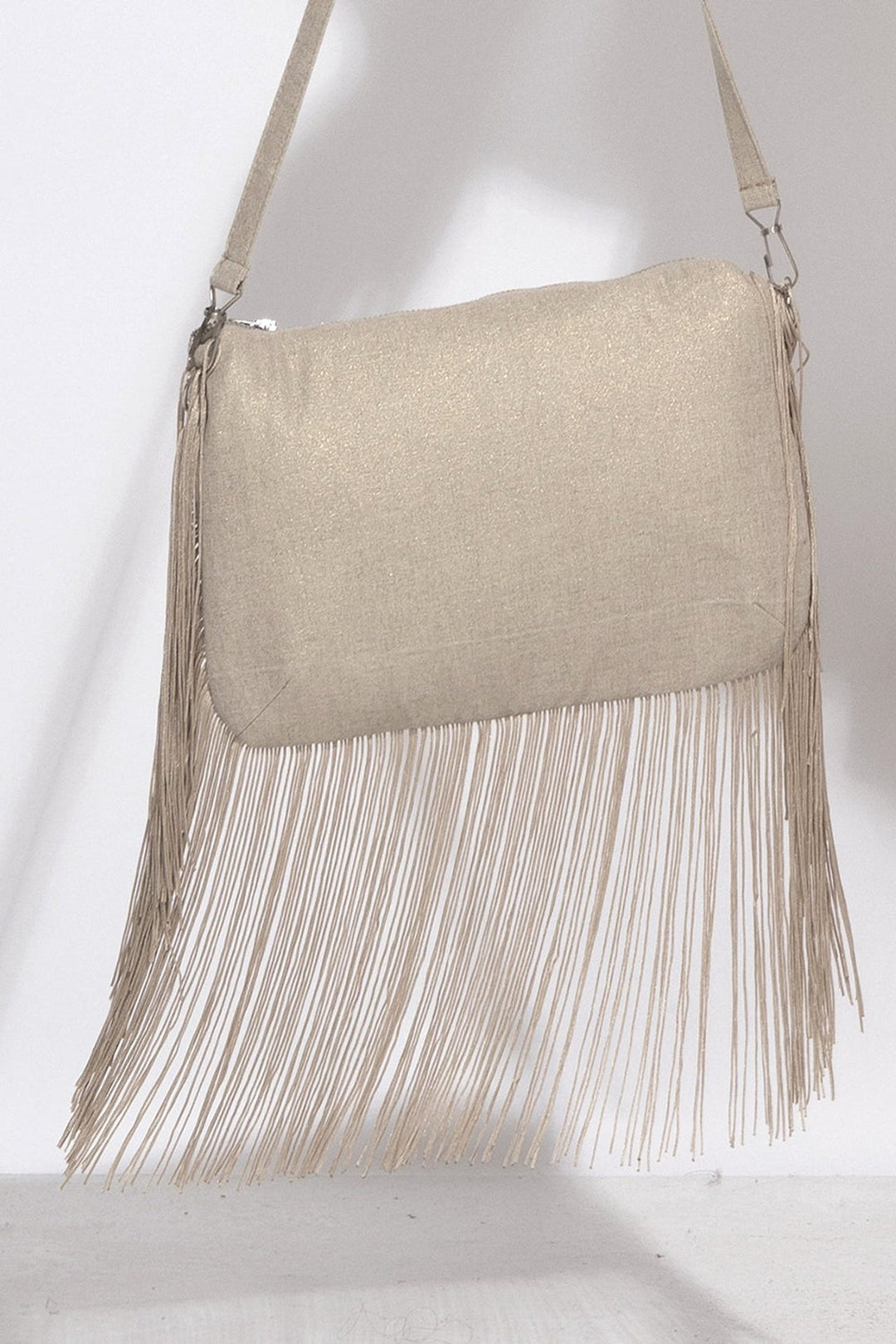 CLUTCH IN GOLDEN LINEN - ESSENTIALS JIORO КЛЪЧ ОТ ЗЛАТИСТ ЛЕН - ESSENTIALS JIORO