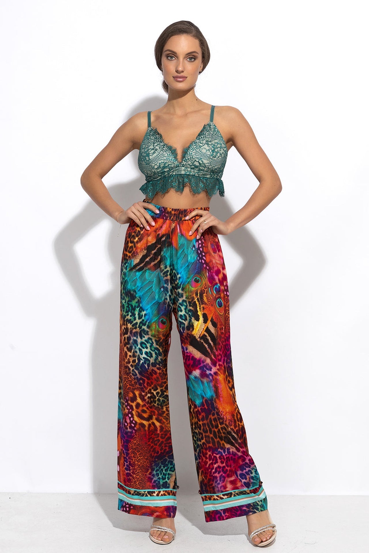 Haut en dentelle verte - Les essentiels