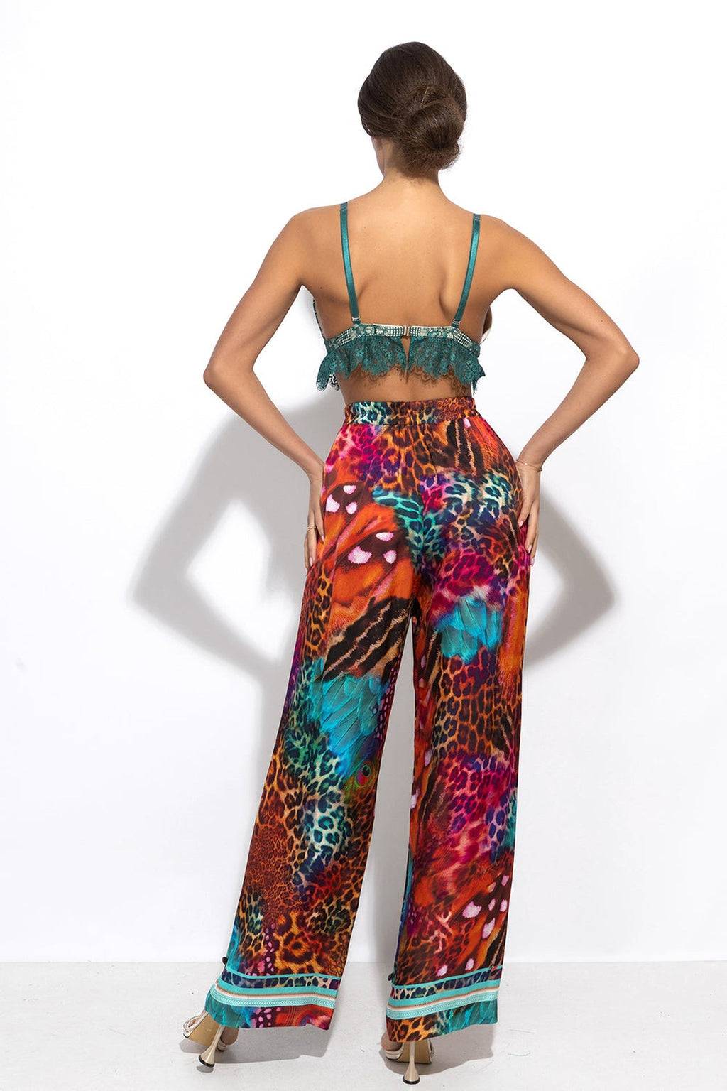 Haut en dentelle verte - Les essentiels