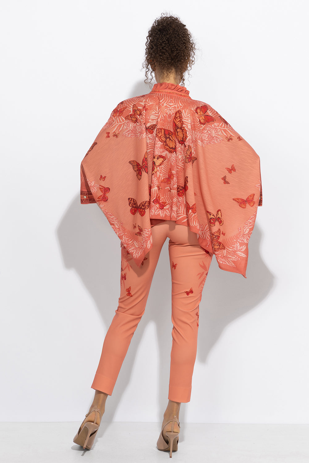 SQUARE TUNIC WITH RUFFLED COLLAR - PAPAYA BUTTERFLIES JIORO  ПРАВОЪГЪЛНА ТУНИКА С ЯКА С НАБОРИ - PAPAYA BUTTERFLIES JIORO