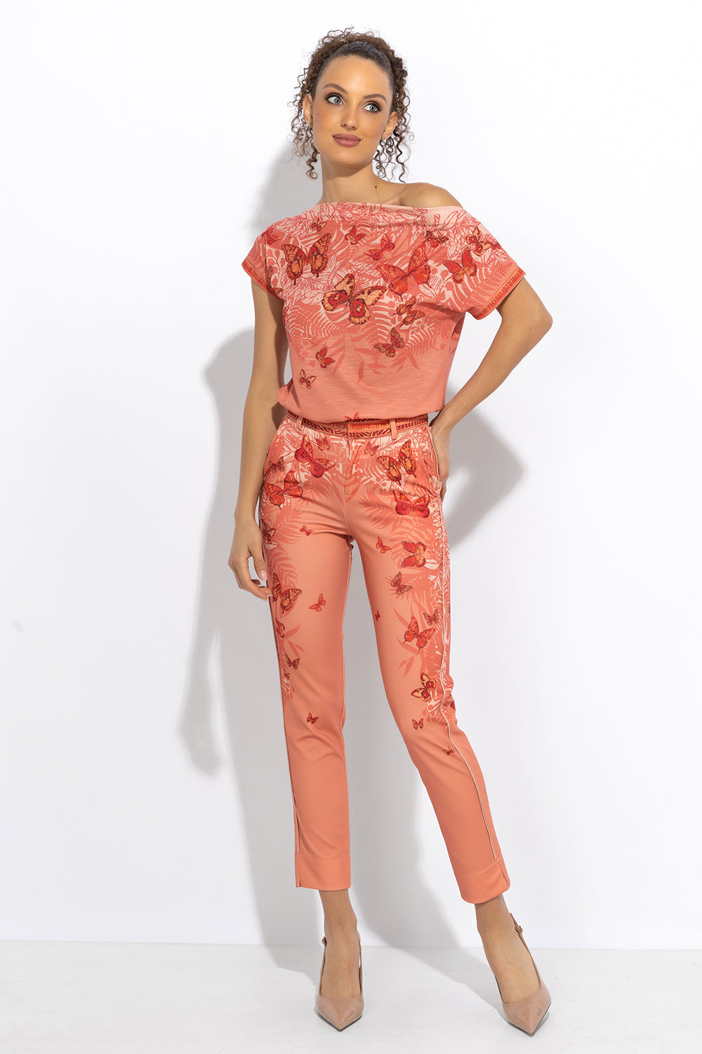 RELAXED FIT DROPPED SHOULDER BLOUSE - PAPAYA BUTTERFLIES JIORO БЛУЗА С ПАДНАЛО РАМО И СВОБОДНА КРОЙКА - PAPAYA BUTTERFLIES JIORO