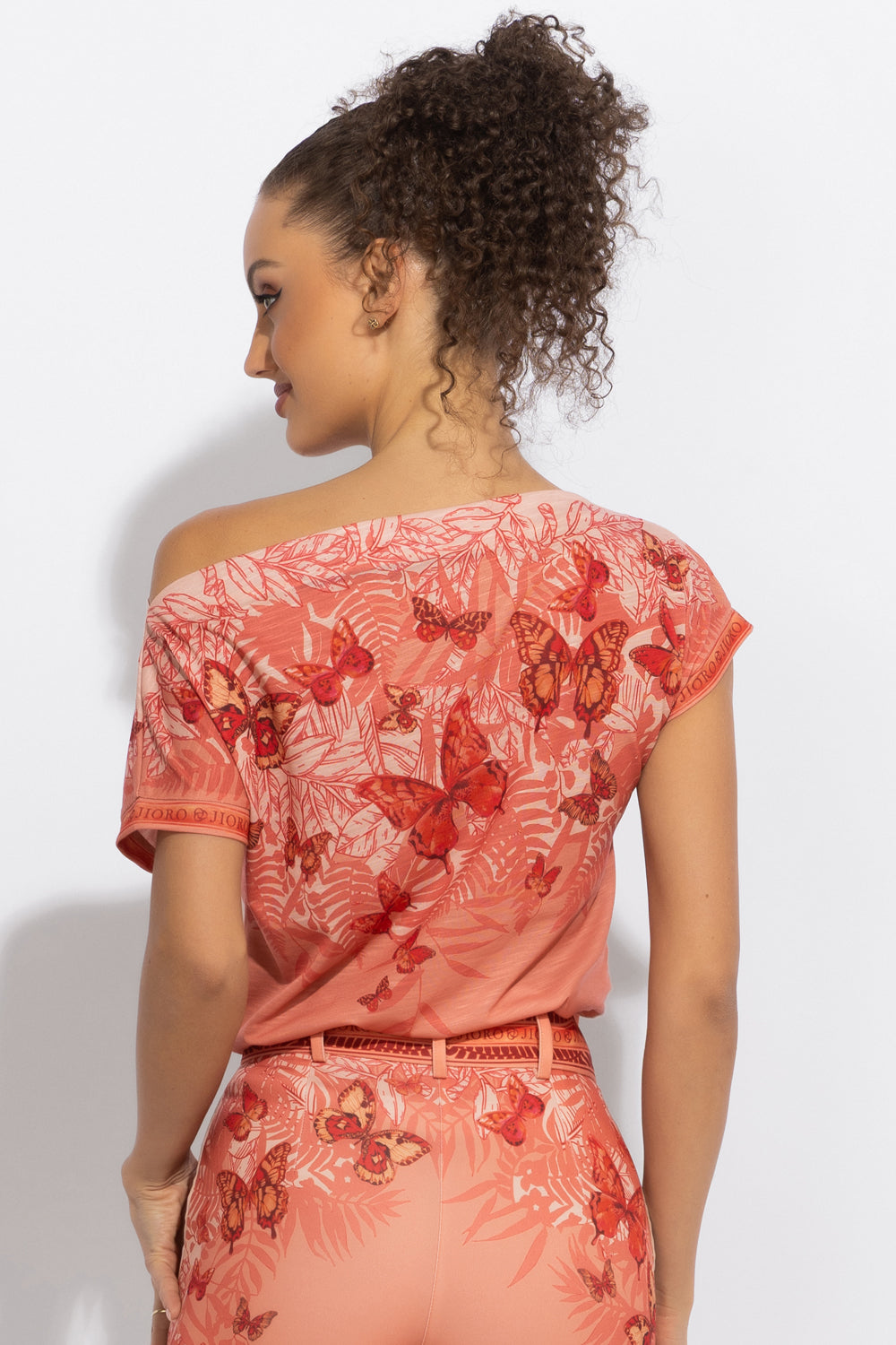RELAXED FIT DROPPED SHOULDER BLOUSE - PAPAYA BUTTERFLIES JIORO БЛУЗА С ПАДНАЛО РАМО И СВОБОДНА КРОЙКА - PAPAYA BUTTERFLIES JIORO