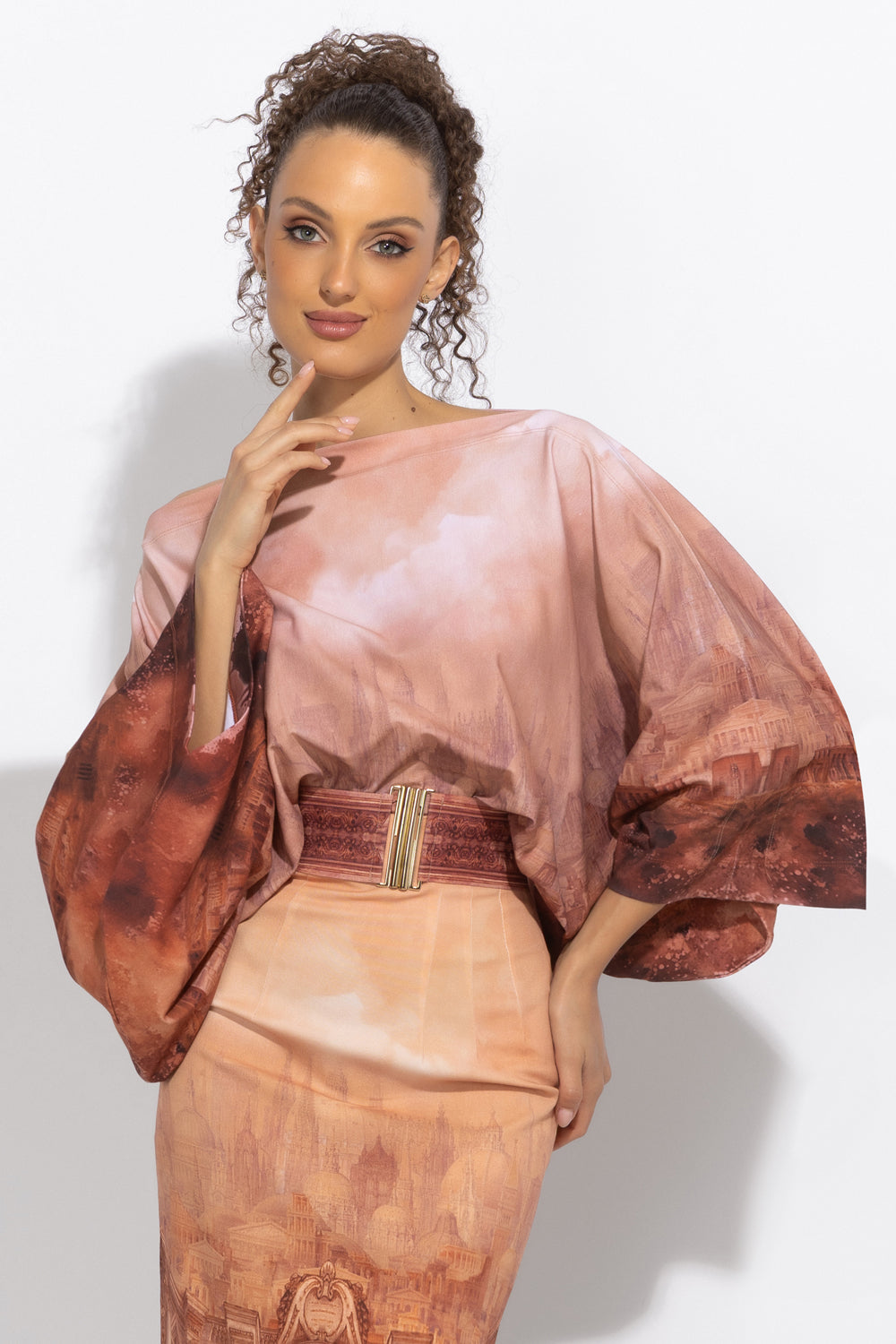 LOOSE TUNIC WITH BATWING SLEEVES - ANCIENT TOWN