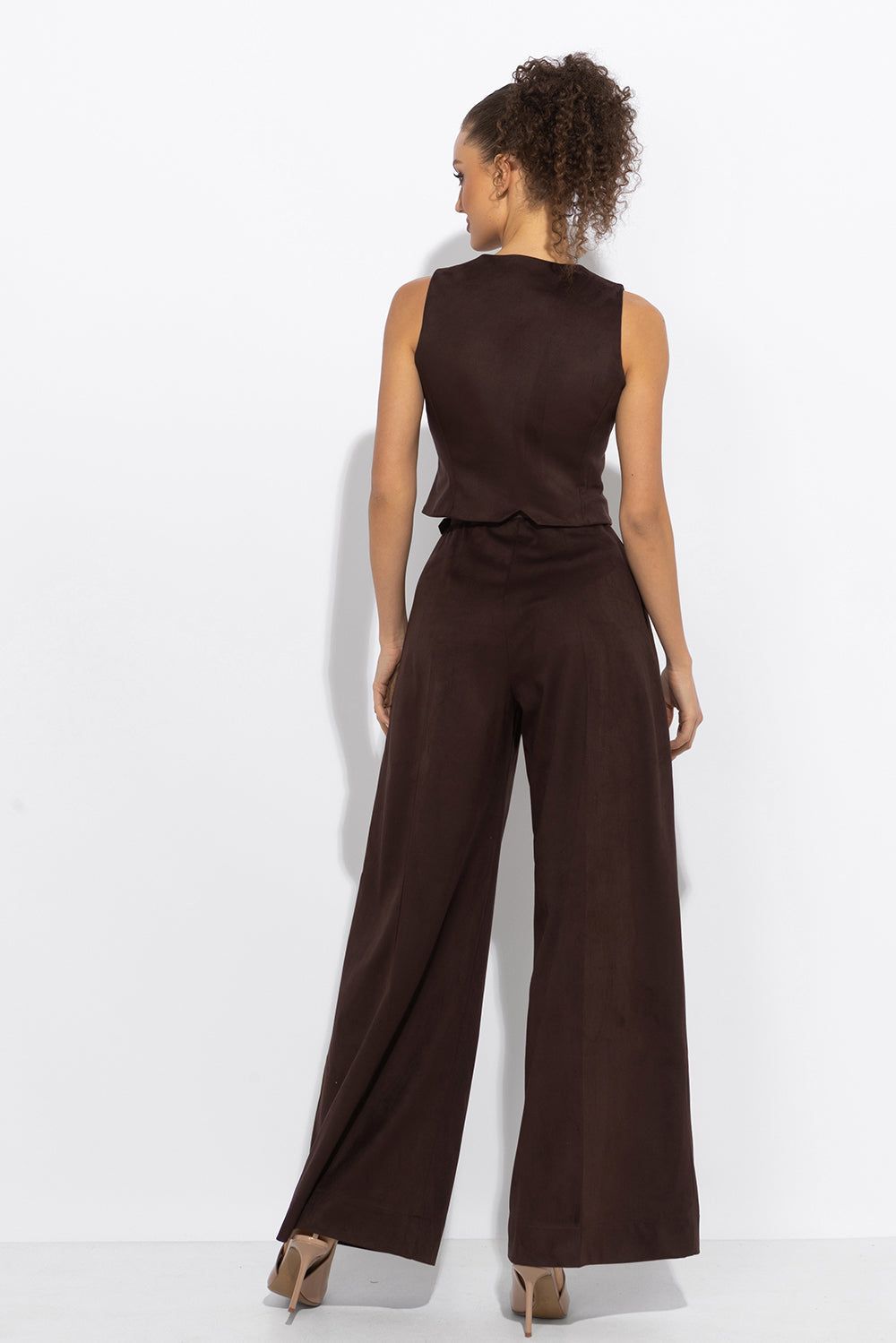 SUEDE-EFFECT VEST IN DARK BROWN - ESSENTIALS JIORO ТЪМНОКАФЯВ ЕЛЕК С ВЕЛУРЕН ЕФЕКТ - ESSENTIALS JIORO