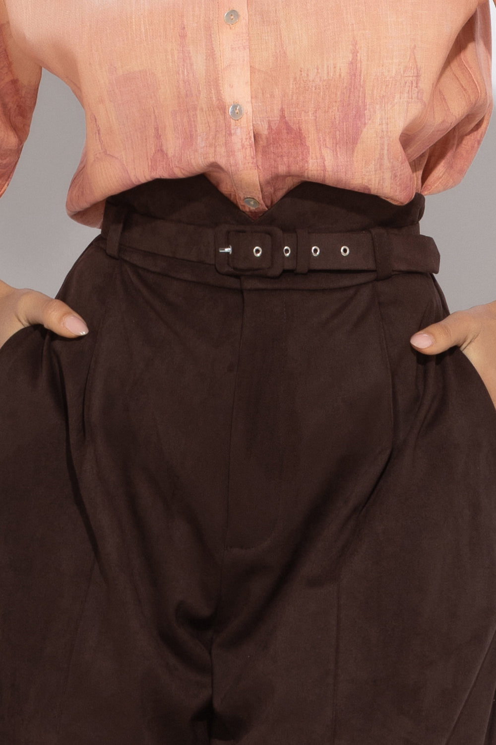SUEDE-EFFECT BELT IN DARK BROWN - ESSENTIALS JIORO КОЛАН В ТЪМНО КАФЯВО С ВЕЛУРЕН ЕФЕКТ - ESSENTIALS JIORO