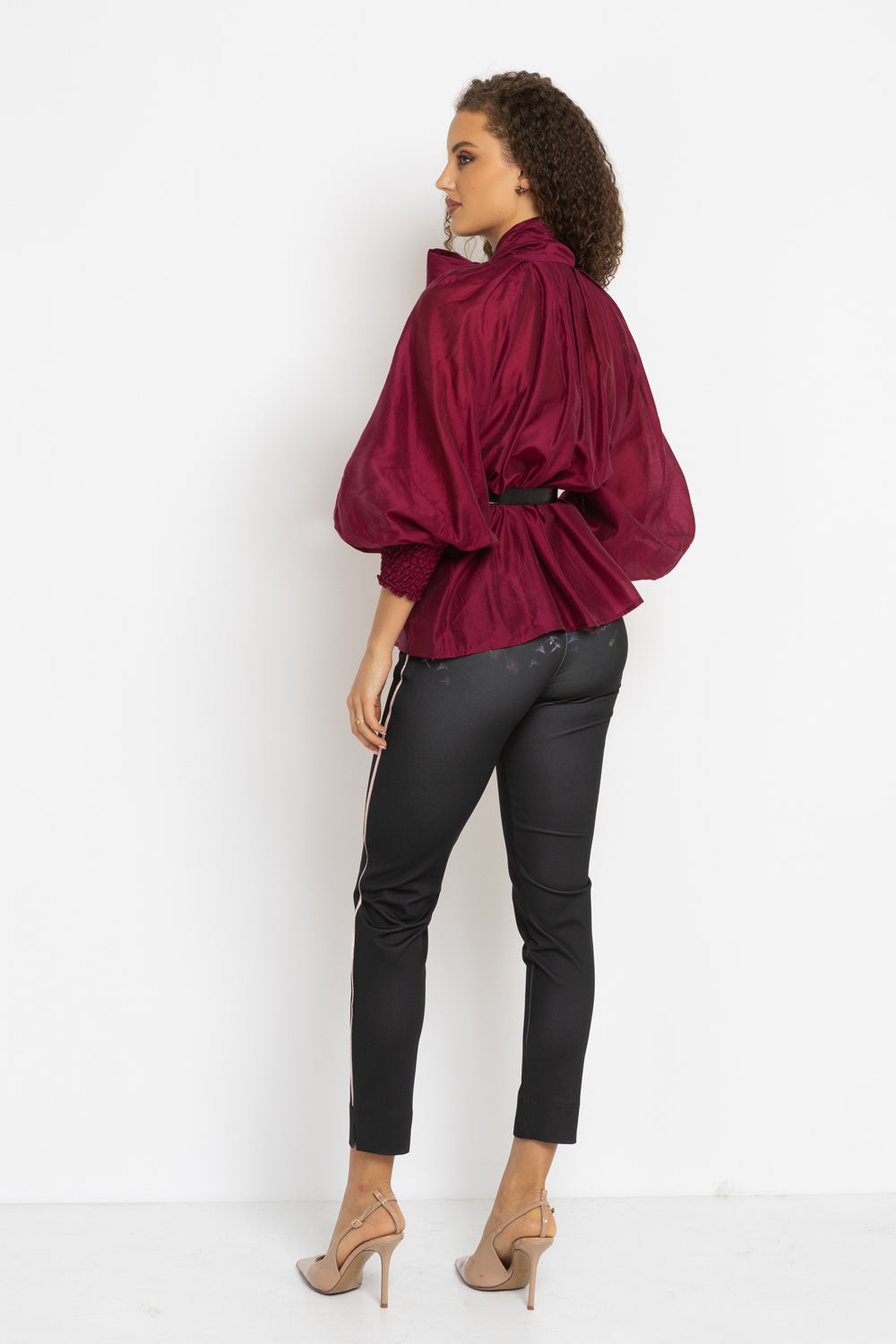 BOHEMIAN BURGUNDY BLOUSE WITH PUFF SLEEVES AND TIE-FRONT COLLAR - ESSENTIALS