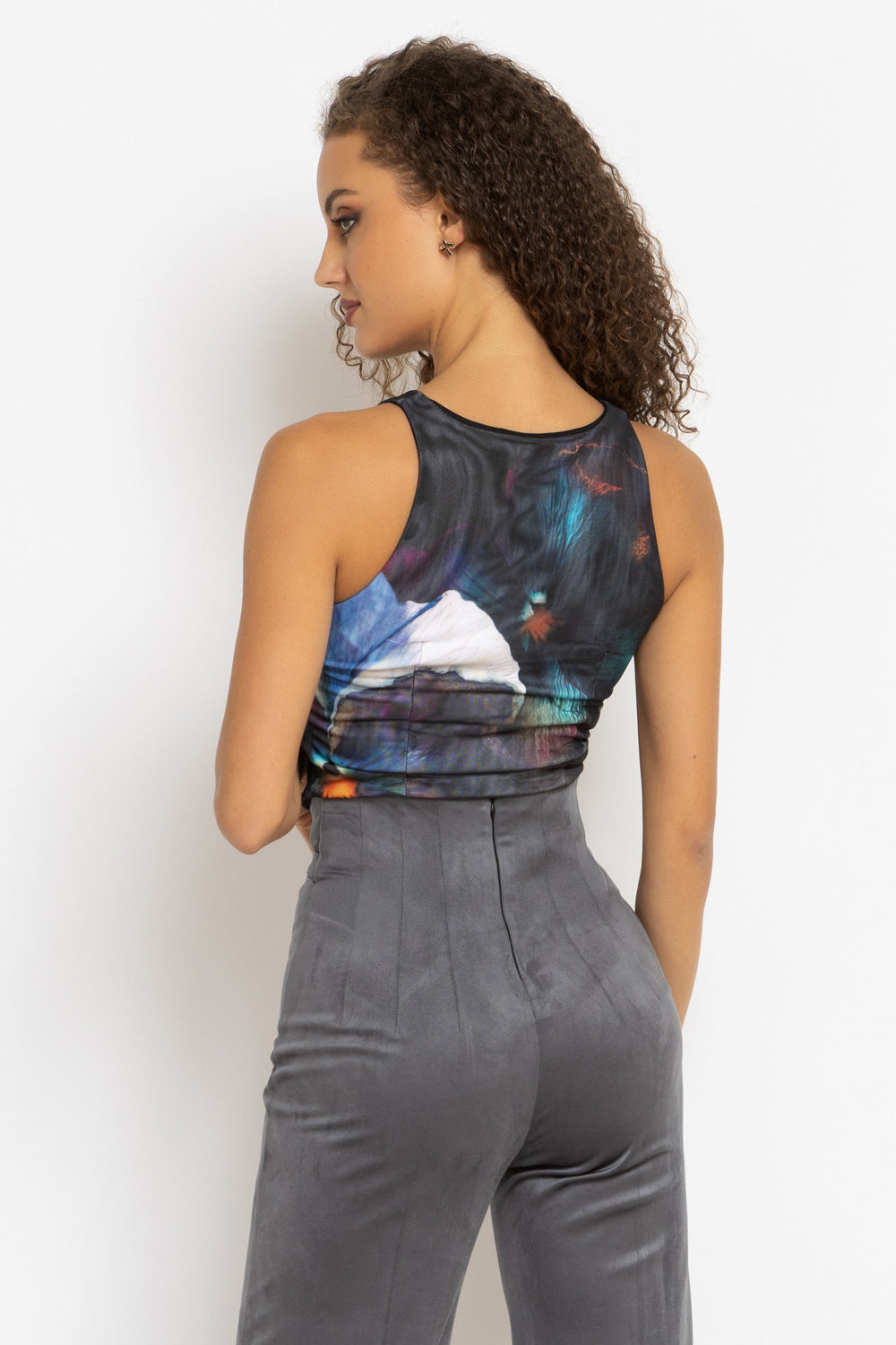 HIGH WAIST WIDE LEG PANTS IN GREY SUEDE - ESSENTIALS JIORO ПАНТАЛОН С ВИСОКА ТАЛИЯ И ШИРОК КРАЧОЛ ОТ СИВ ВЕЛУР - ESSENTIALS JIORO