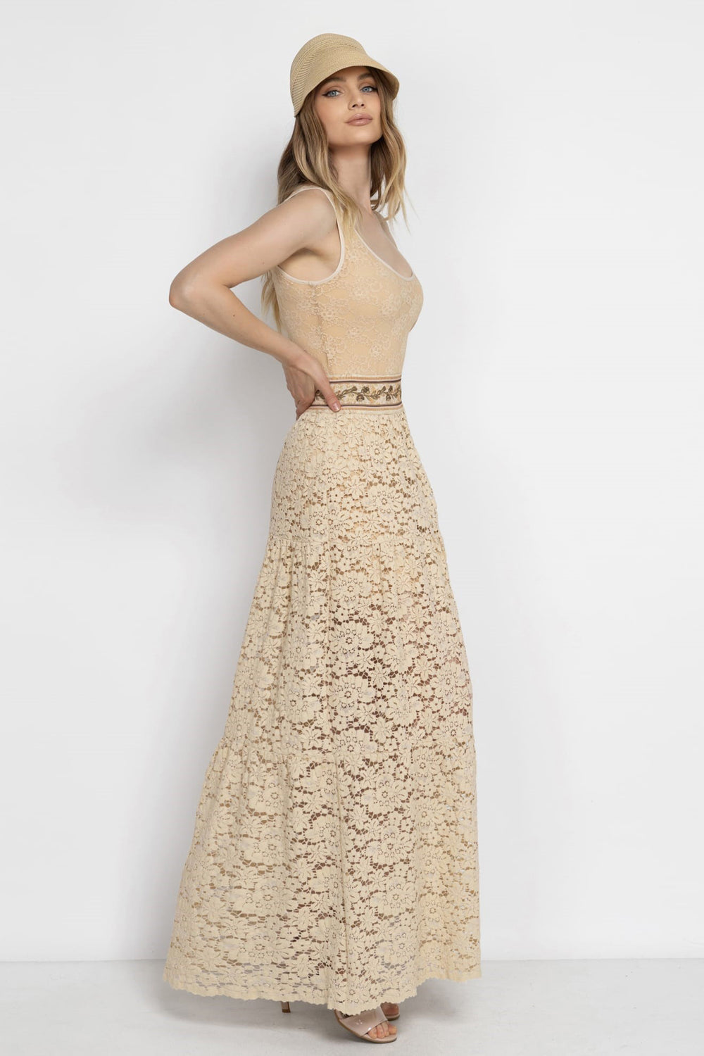 BEIGE BOHO LACE SKIRT WITH SHORT LINING - ESSENTIALS JIORO ДАНТЕЛЕНА БОХО ПОЛА В БЕЖОВО С КЪСА ПОДПЛАТА - ESSENTIALS JIORO