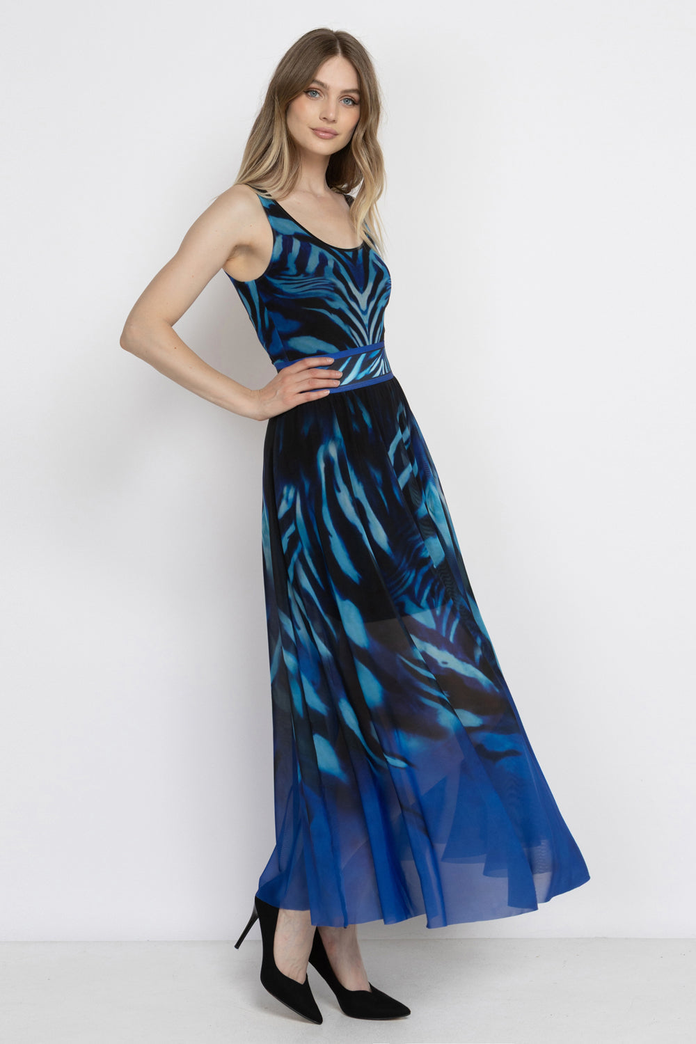 FLARED MESH SKIRT WITH MODAL LINING - SHADES OF BLUE JIORO ДЪЛГА ПОЛА ОТ МРЕЖА С ПОДПЛАТА ОТ МОДАЛ - SHADES OF BLUE JIORO 