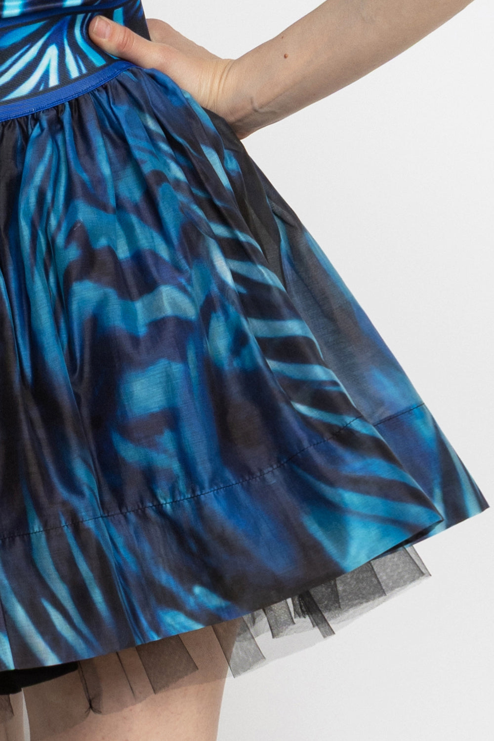 LYOCELL CUPRO MINI SKIRT - SHADES OF BLUE