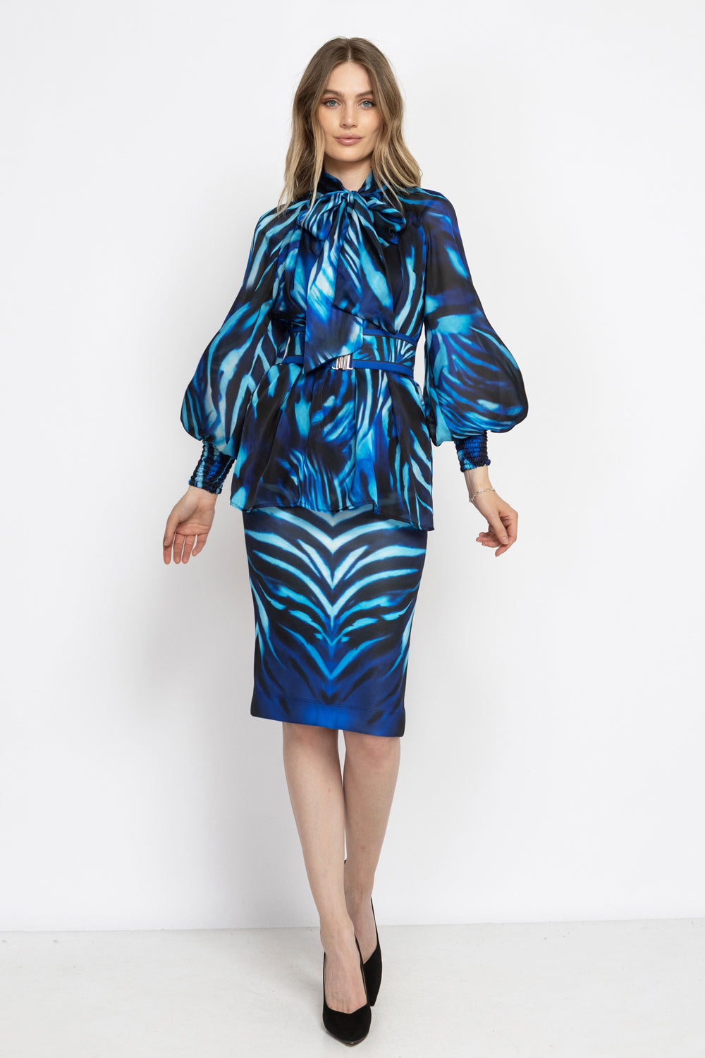 BOHEMIAN BLOUSE WITH PUFF SLEEVES AND TIE-FRONT COLLAR - SHADES OF BLUE