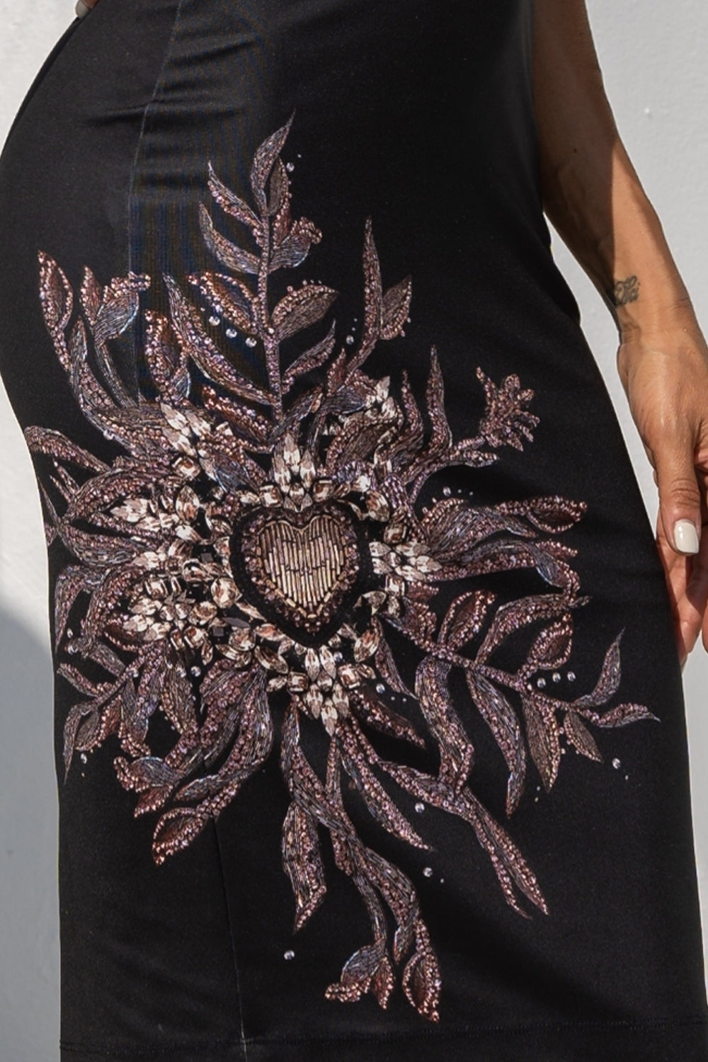 DRESS WITH A DEEP NECK - STAR DUST