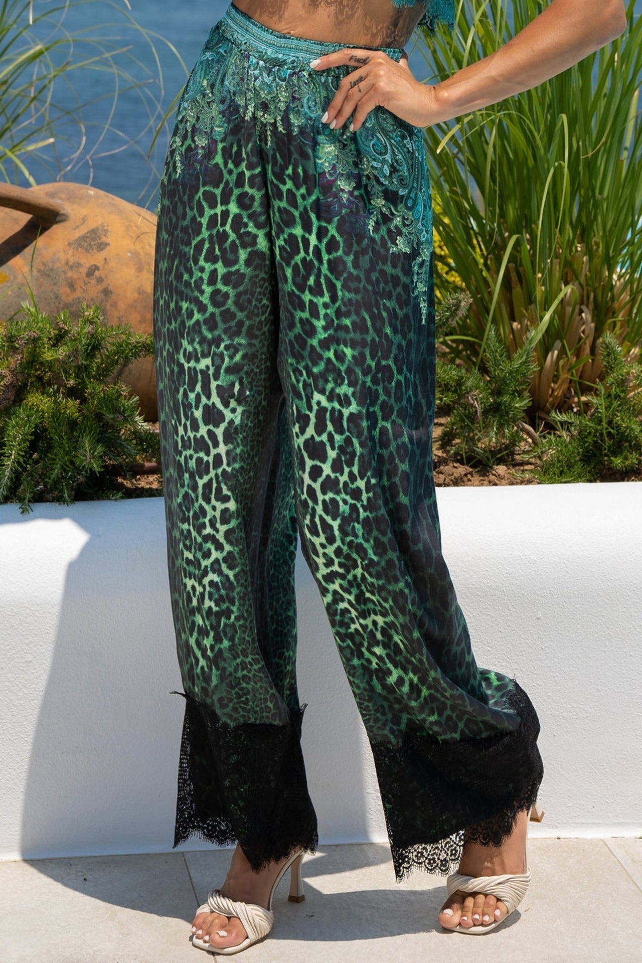 VISCOSE LOOSE TROUSERS - LEO NEON GREEN JIORO СВОБОДЕН ПАНТАЛОН ОТ ЛЪСКАВА ВИСКОЗА - LEO NEON GREEN JIORO