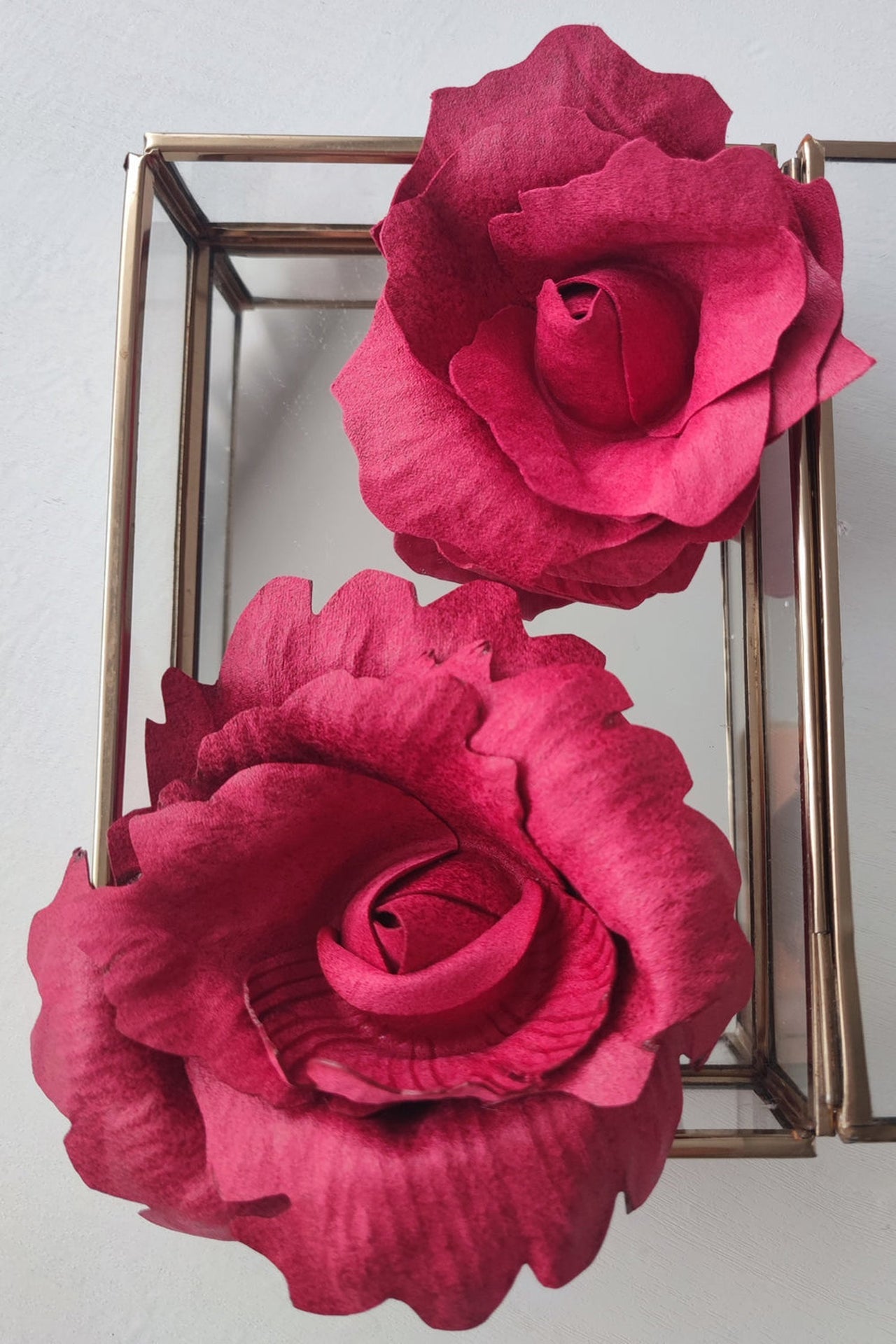 PETITE BROCHE ROSE CYCLAMEN ASPECT DAIM