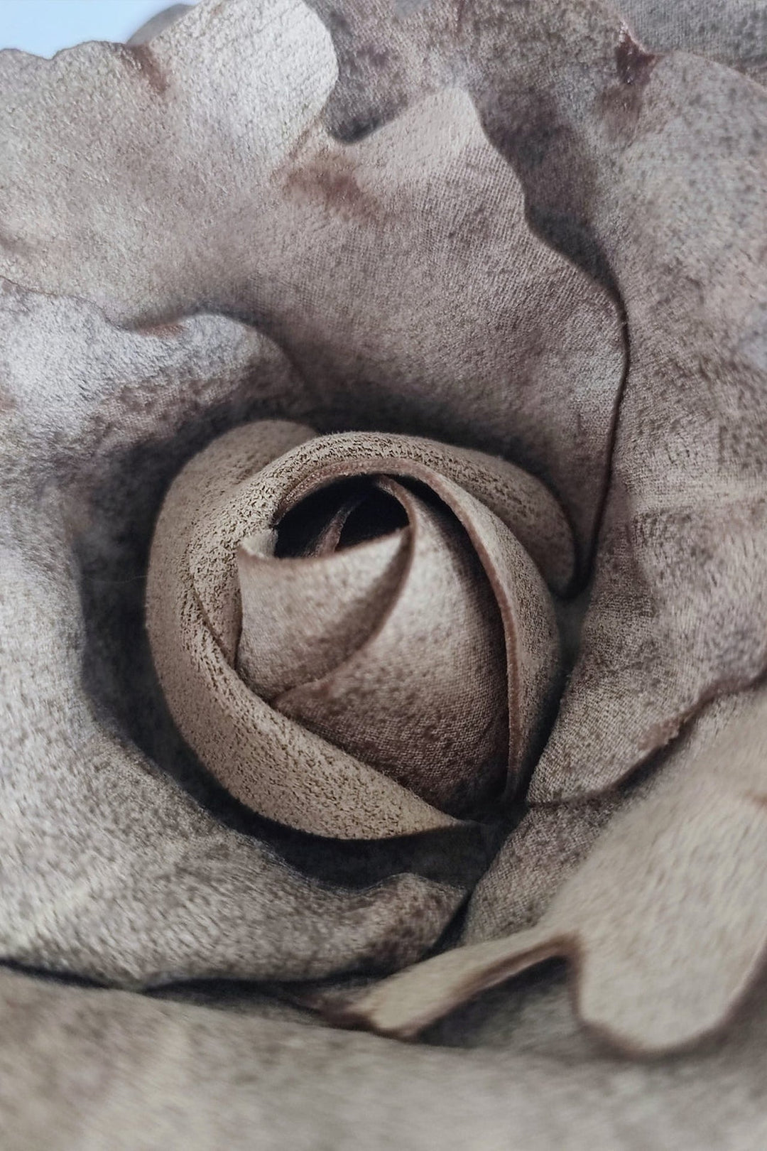 BROCHE MOYENNE ROSE BEIGE ASPECT DAIM