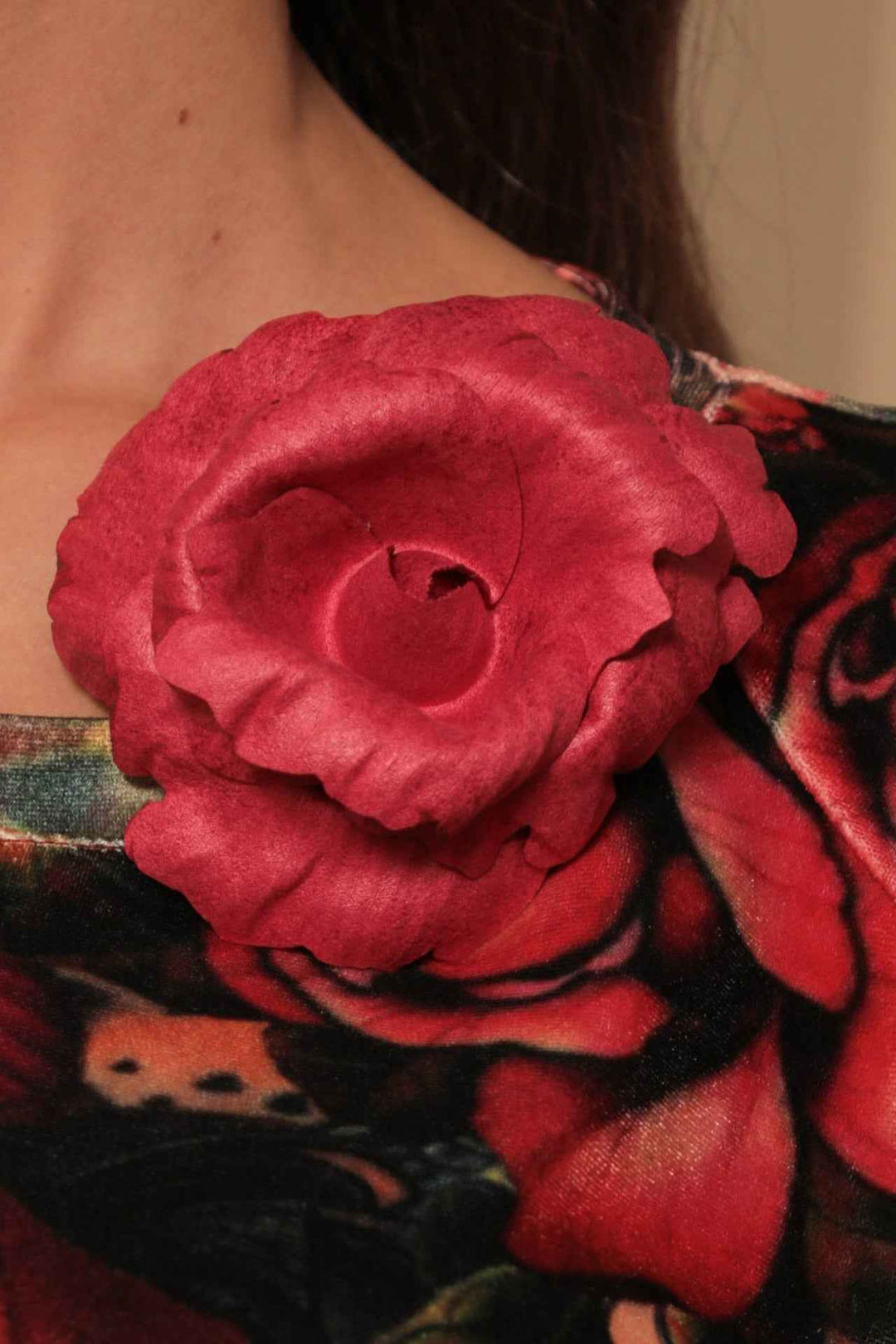 SMALL SUEDE-LOOK CYCLAMEN ROSE BROOCH - Fashion Roots