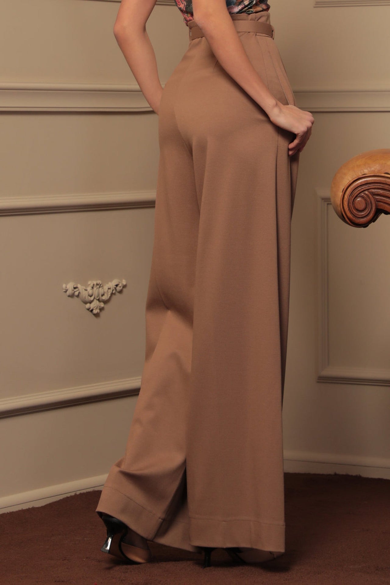 PANTALON TAILLE HAUTE BEIGE EN MÉLANGE DE VISCOSE – ESSENTIALS