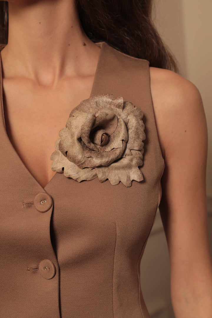 BROCHE MOYENNE ROSE BEIGE ASPECT DAIM