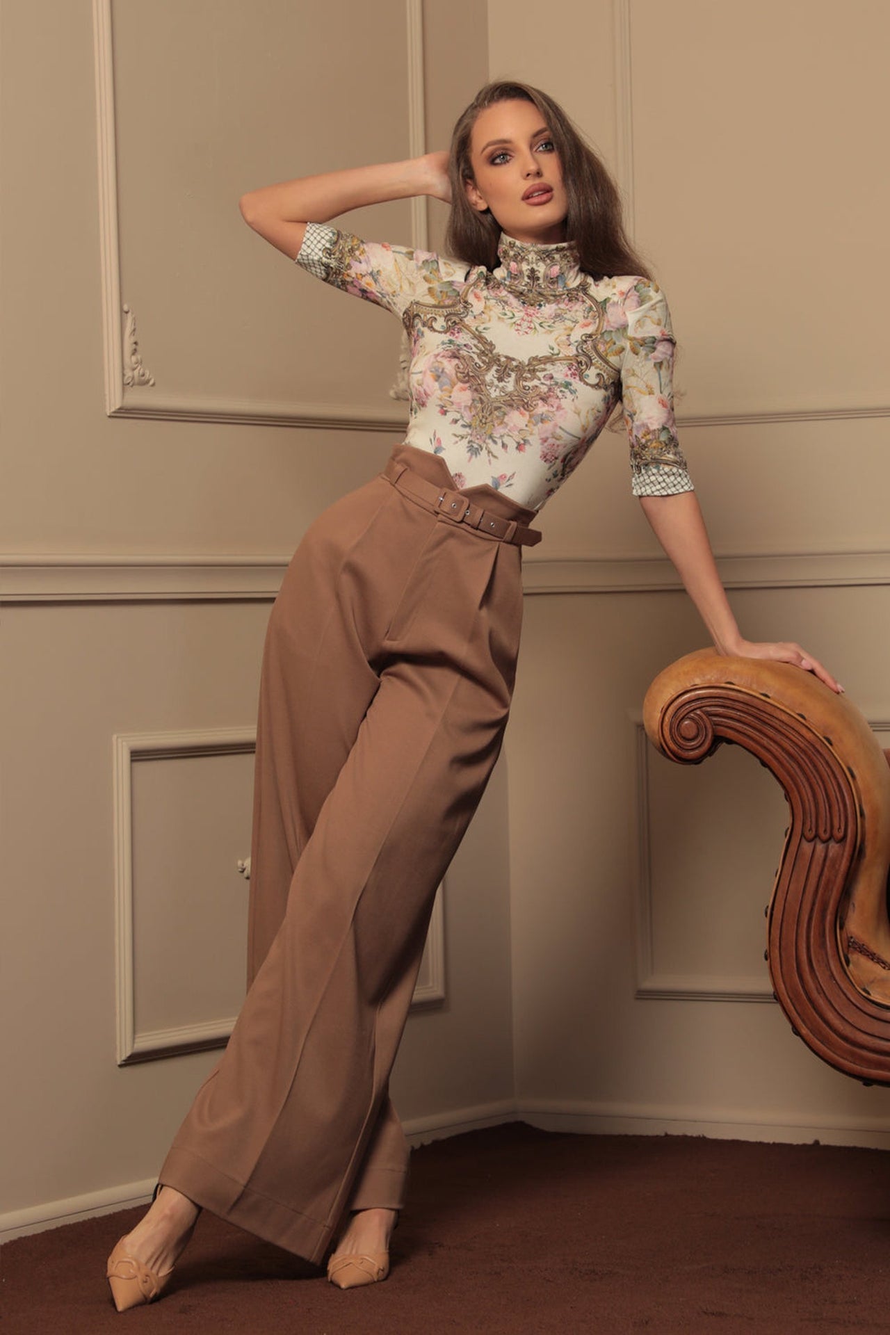 TOP WITH SHOULDER FRILLS - BAROQUE FLOWERS JIORO ТОП С ЕФЕКТЕН РЕГЛАН РЪКАВ - BAROQUE FLOWERS JIORO