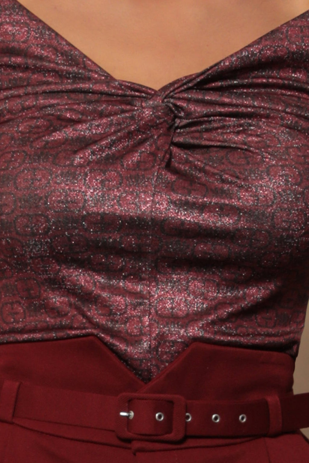 TOP AVEC DÉTAIL TORSADÉ ET MANCHES LONGUES - LOGO BORDEAUX