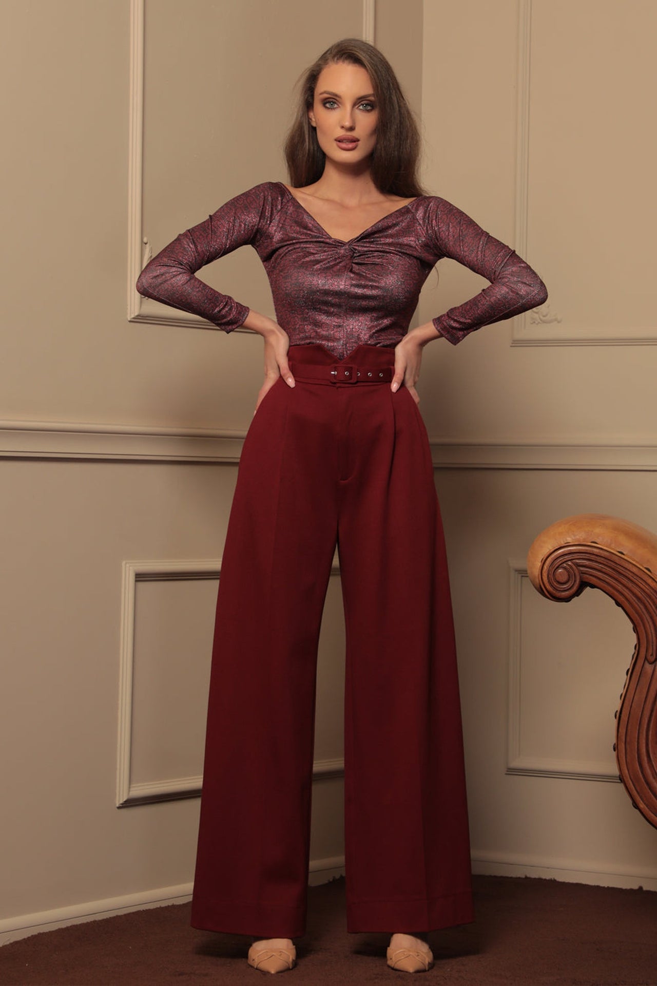 TOP AVEC DÉTAIL TORSADÉ ET MANCHES LONGUES - LOGO BORDEAUX