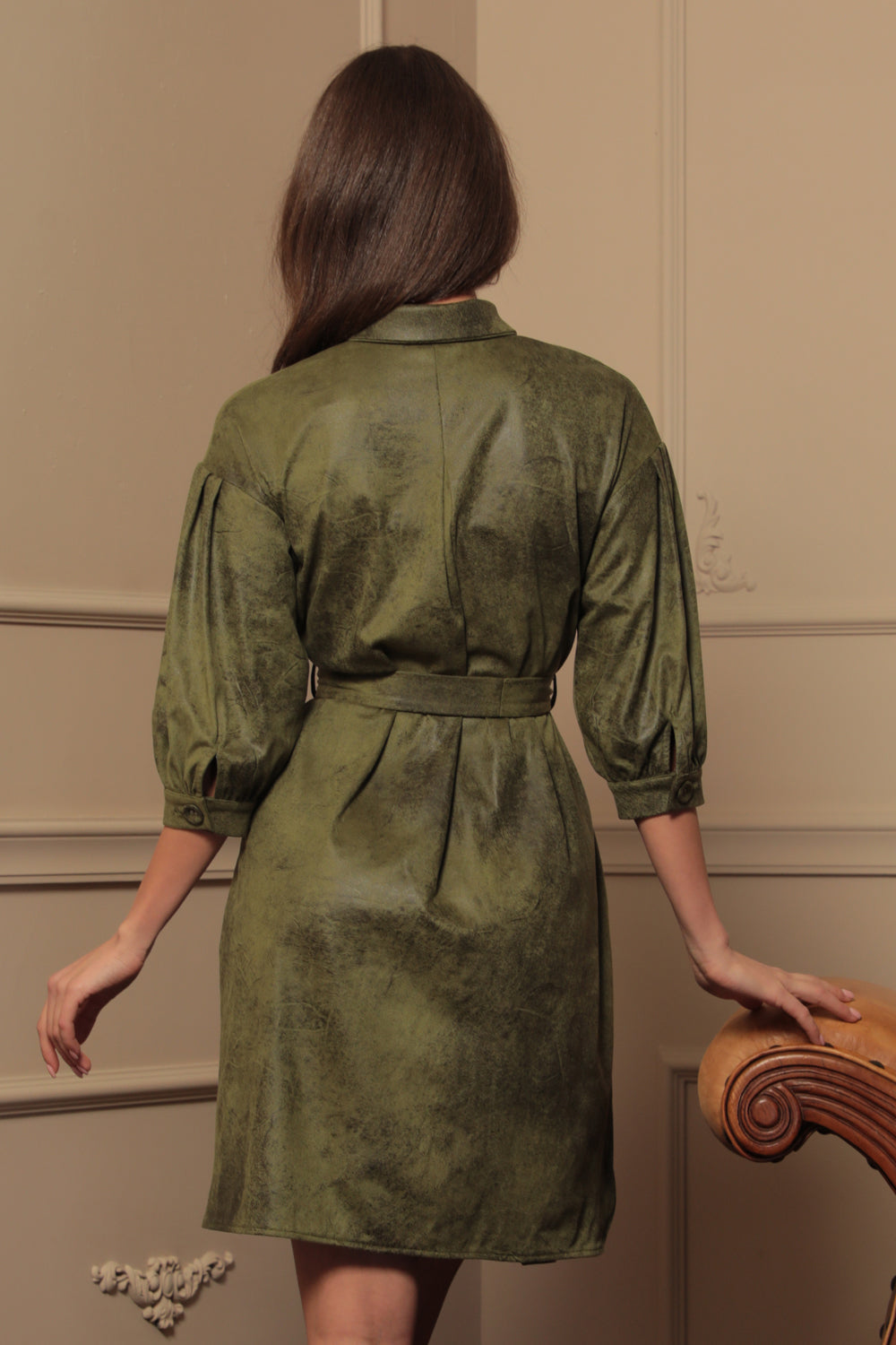 ROBE CHEMISE ASPECT DAIM VERT OLIVE - ESSENTIALS