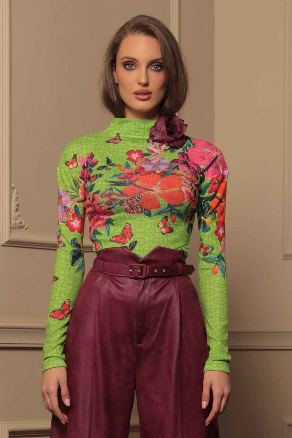 KNITTED TURTLENECK BLOUSE WITH HIGH NECK - ACID GREEN LOGO