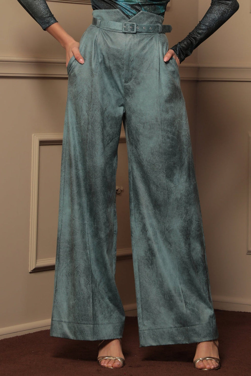 HIGH-WAISTED BLUE TROUSERS – ESSENTIALS JIORO ШИРОК ПАНТАЛОН ОТ ВЕЛУР С ВИСОКА ТАЛИЯ В ЦВЯТ АЗУРНО СИНЬО - ESSENTIAL JIORO