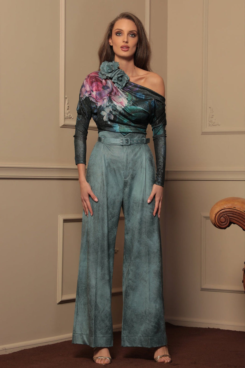 HIGH-WAISTED BLUE TROUSERS – ESSENTIALS JIORO ШИРОК ПАНТАЛОН ОТ ВЕЛУР С ВИСОКА ТАЛИЯ В ЦВЯТ АЗУРНО СИНЬО - ESSENTIAL JIORO