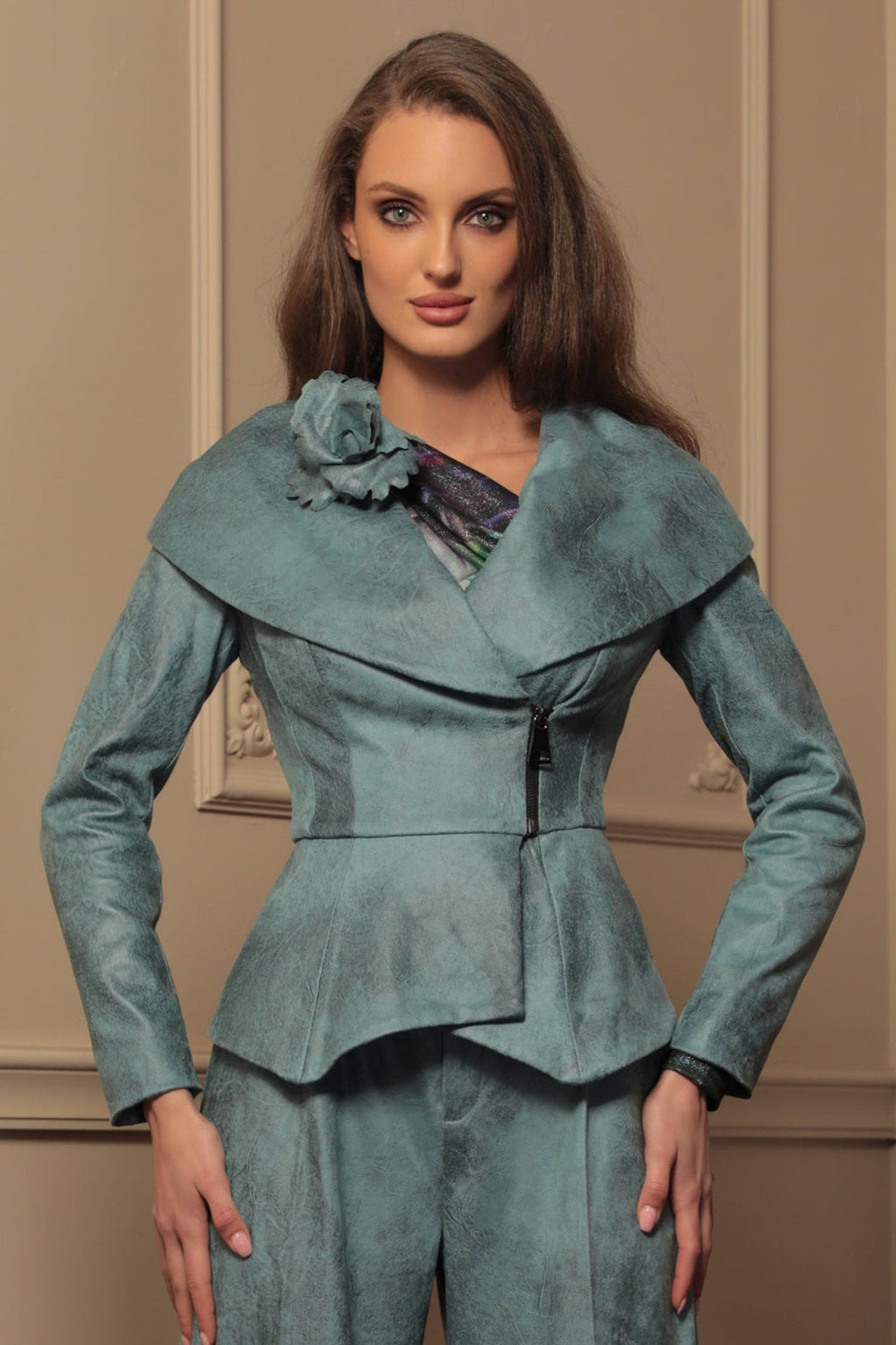 SUEDE-LOOK BLAZER WITH ASYMMETRICAL CLOSURE  IN BLUE - ESSENTIALS JIORO БЛЕЙЗЕР С ШАЛ ЯКА ОТ ВЕЛУР В АЗУРНО СИНЬО - ESSENTIALS JIORO