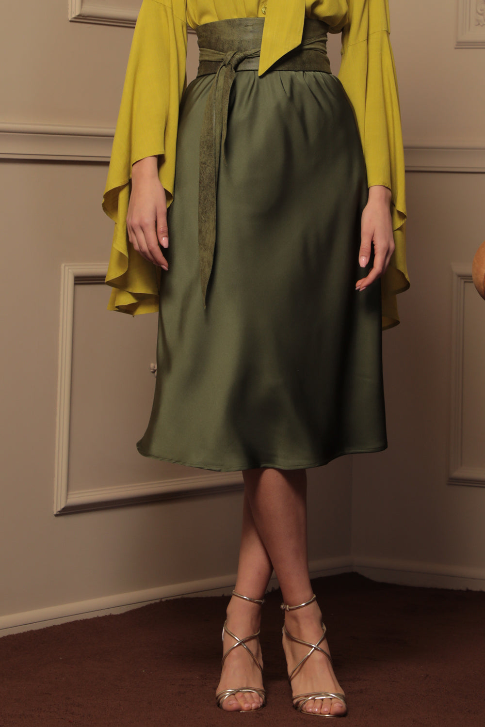 BIAS-CUT SATIN SKIRT WITH ELASTIC WAISTBAND IN OLIVE GREEN - ESSENTIALS
