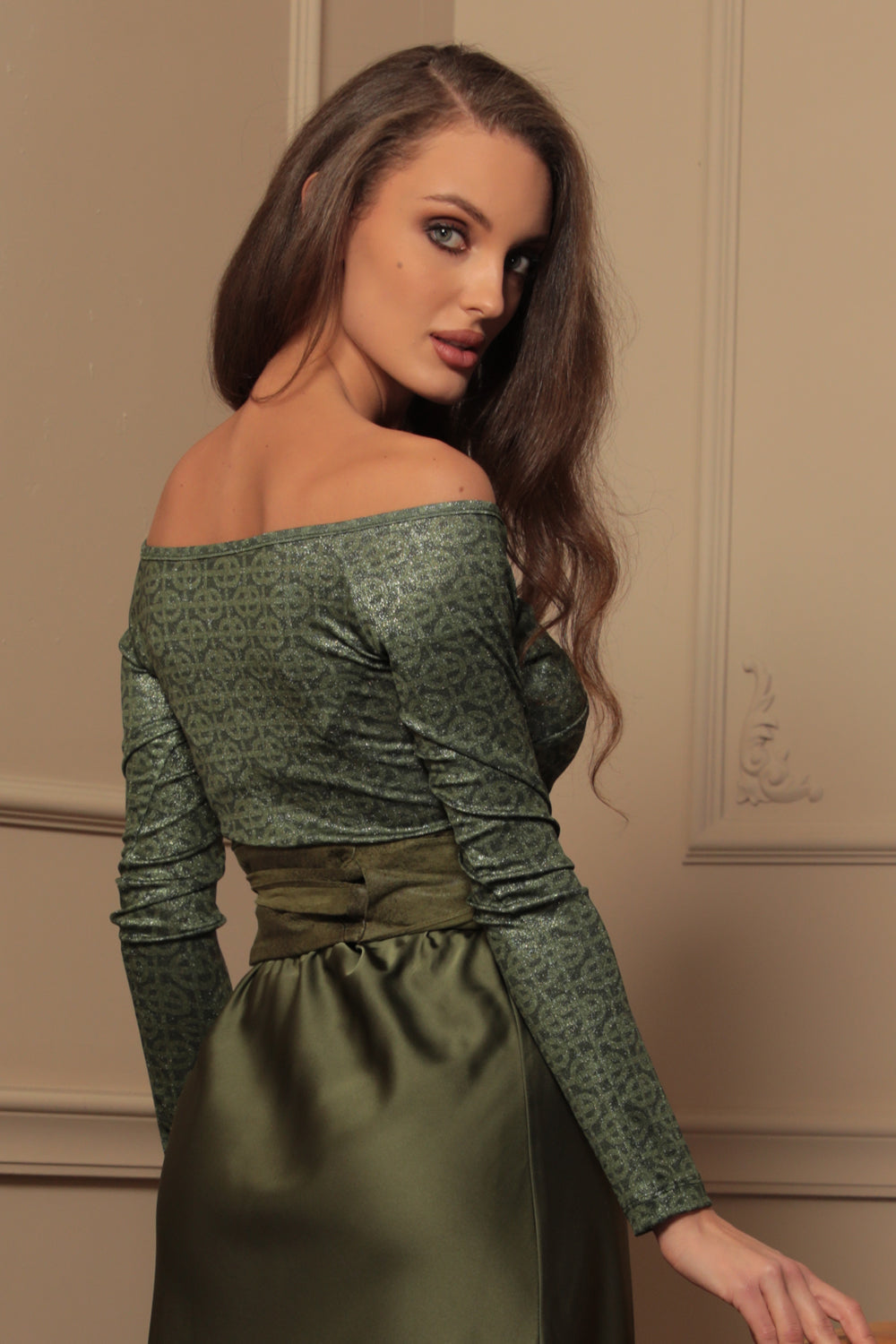 TOP WITH TWIST DETAIL AND LONG SLEEVES - EMERALD GREEN LOGO